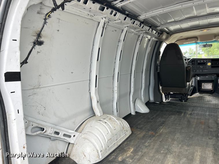 image for item EK4604 2013 Chevrolet Express 2500 van