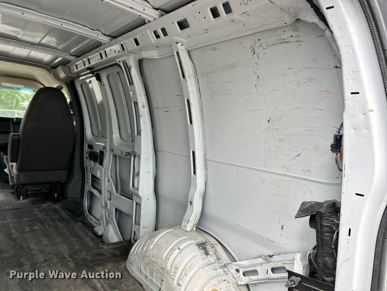 image for item EK4604 2013 Chevrolet Express 2500 van