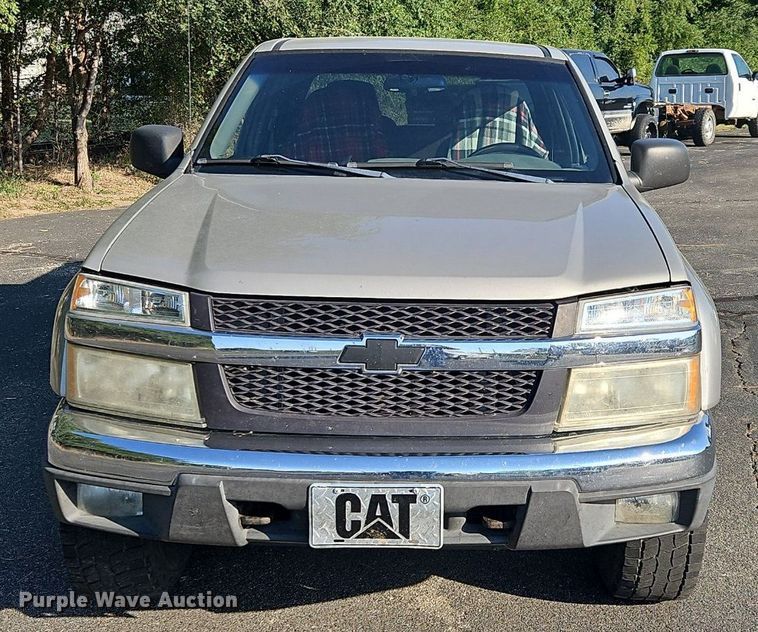 image for item EL5492 2004 Chevrolet Colorado Z71 Crew Cab pickup truck