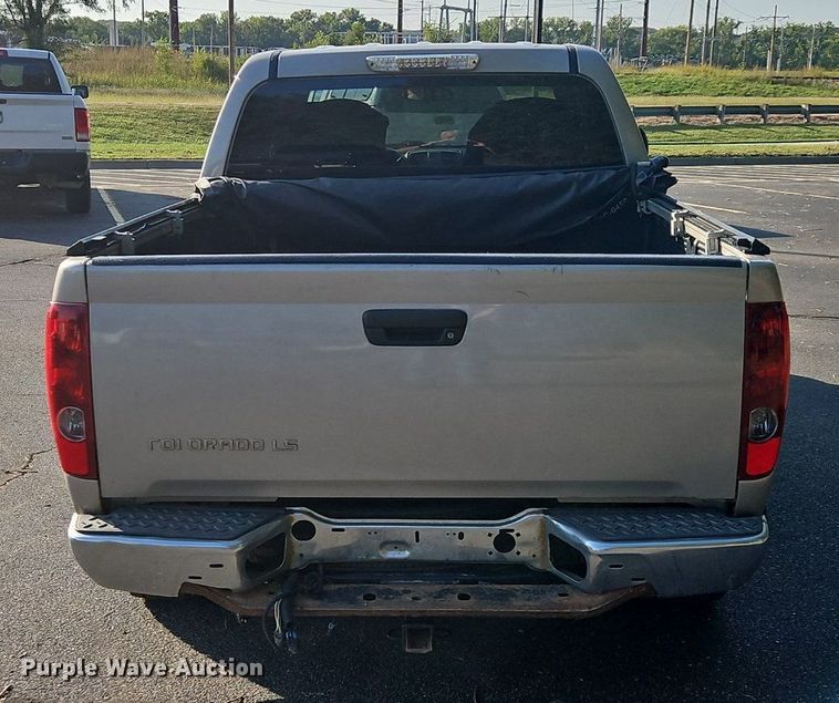 image for item EL5492 2004 Chevrolet Colorado Z71 Crew Cab pickup truck