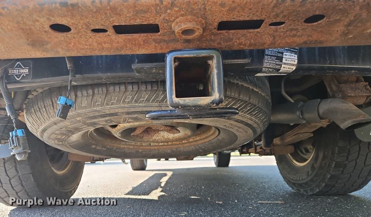 image for item EL5492 2004 Chevrolet Colorado Z71 Crew Cab pickup truck