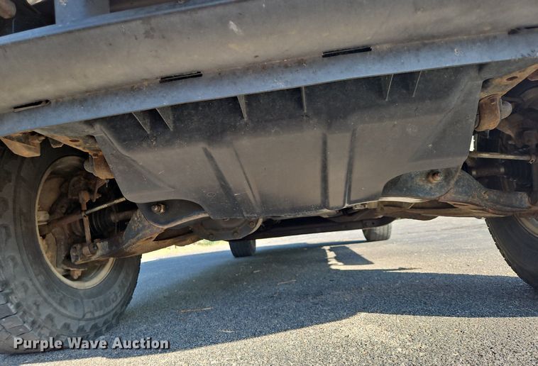 image for item EL5492 2004 Chevrolet Colorado Z71 Crew Cab pickup truck