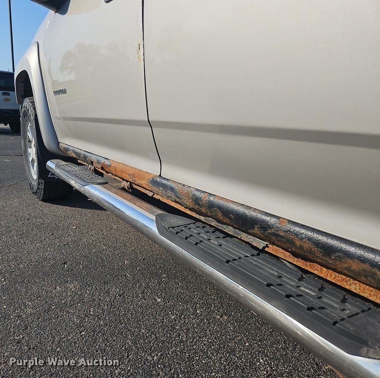 image for item EL5492 2004 Chevrolet Colorado Z71 Crew Cab pickup truck