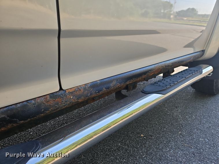 image for item EL5492 2004 Chevrolet Colorado Z71 Crew Cab pickup truck