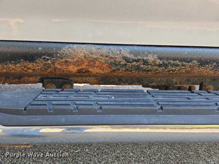 image for item EL5492 2004 Chevrolet Colorado Z71 Crew Cab pickup truck