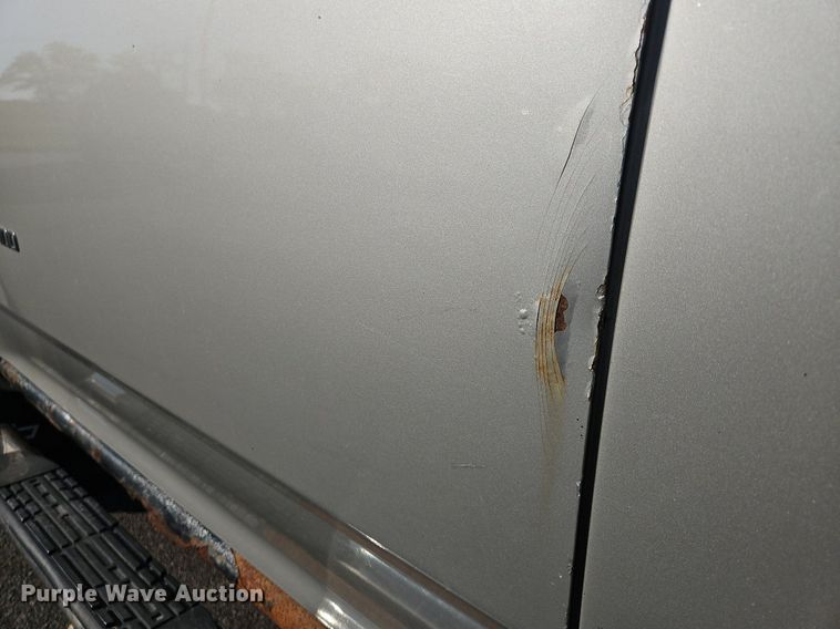 image for item EL5492 2004 Chevrolet Colorado Z71 Crew Cab pickup truck