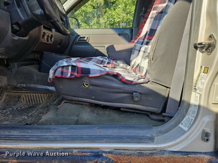 image for item EL5492 2004 Chevrolet Colorado Z71 Crew Cab pickup truck