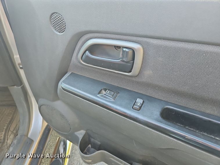 image for item EL5492 2004 Chevrolet Colorado Z71 Crew Cab pickup truck