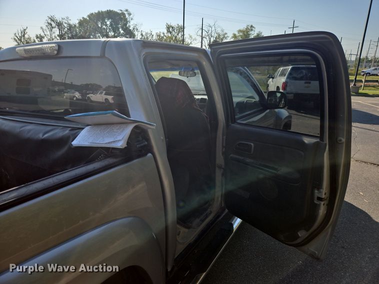 image for item EL5492 2004 Chevrolet Colorado Z71 Crew Cab pickup truck