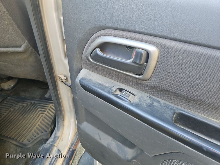 image for item EL5492 2004 Chevrolet Colorado Z71 Crew Cab pickup truck