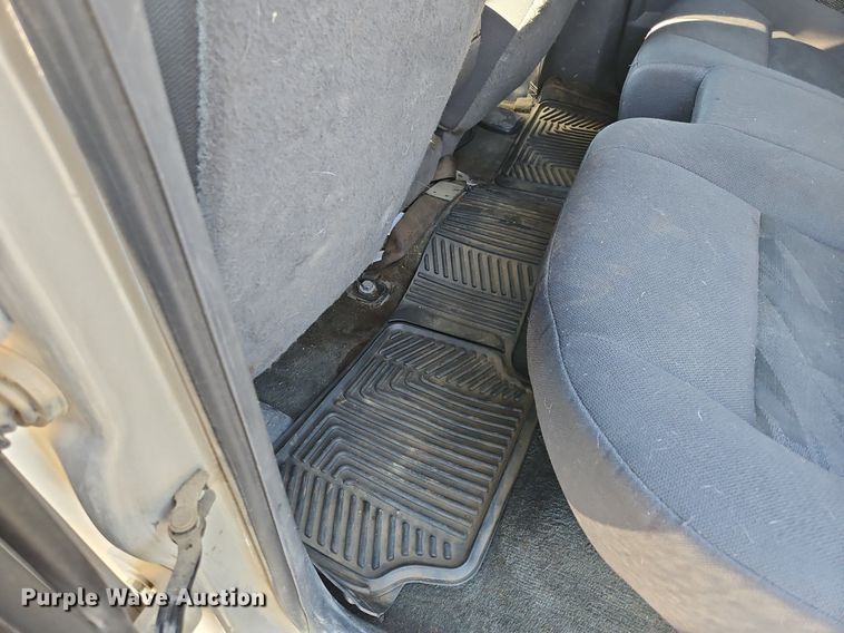 image for item EL5492 2004 Chevrolet Colorado Z71 Crew Cab pickup truck