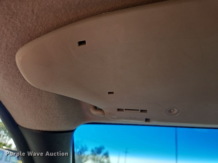 image for item EL5492 2004 Chevrolet Colorado Z71 Crew Cab pickup truck