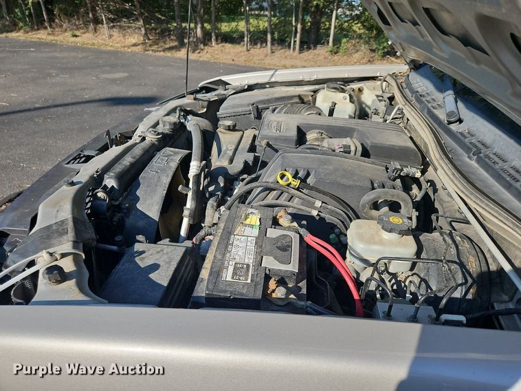 image for item EL5492 2004 Chevrolet Colorado Z71 Crew Cab pickup truck