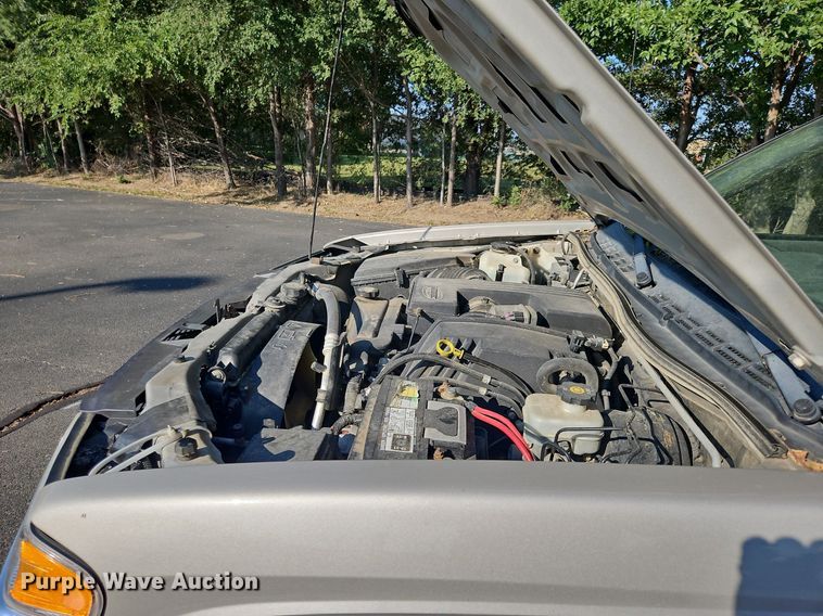 image for item EL5492 2004 Chevrolet Colorado Z71 Crew Cab pickup truck