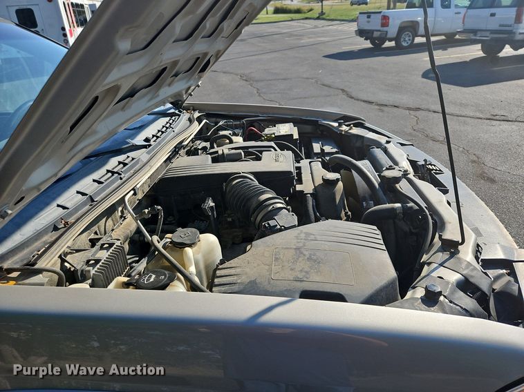 image for item EL5492 2004 Chevrolet Colorado Z71 Crew Cab pickup truck