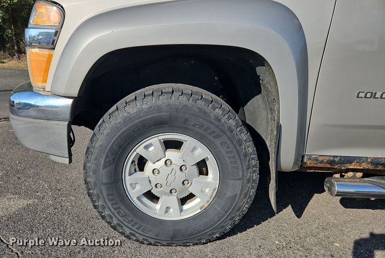 image for item EL5492 2004 Chevrolet Colorado Z71 Crew Cab pickup truck