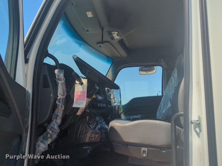 image for item EQ2023 2024 Kenworth T280 truck cab and chassis
