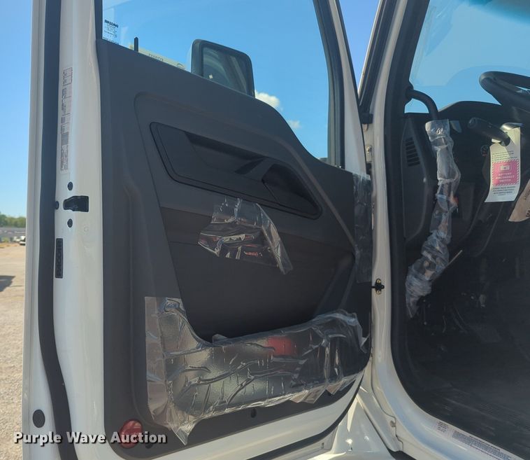 image for item EQ2023 2024 Kenworth T280 truck cab and chassis