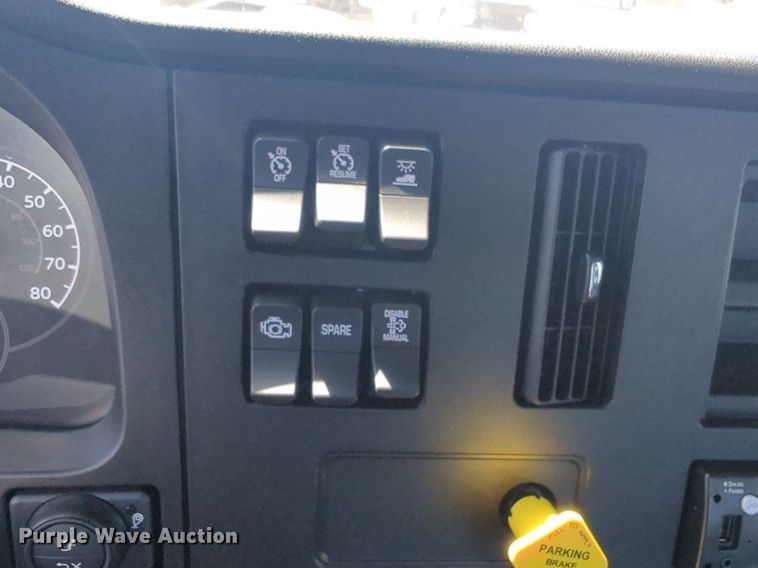 image for item EQ2023 2024 Kenworth T280 truck cab and chassis