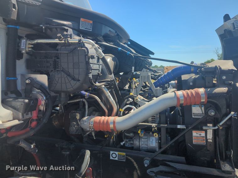 image for item EQ2023 2024 Kenworth T280 truck cab and chassis