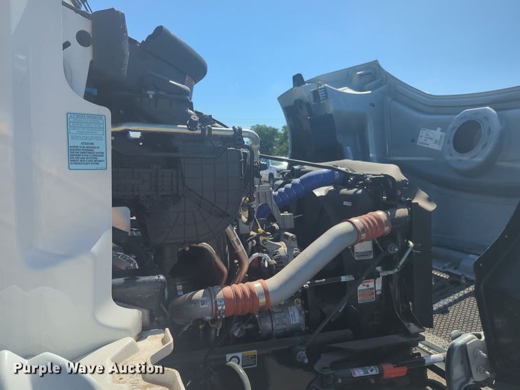 image for item EQ2023 2024 Kenworth T280 truck cab and chassis