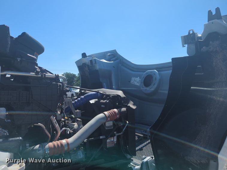 image for item EQ2023 2024 Kenworth T280 truck cab and chassis