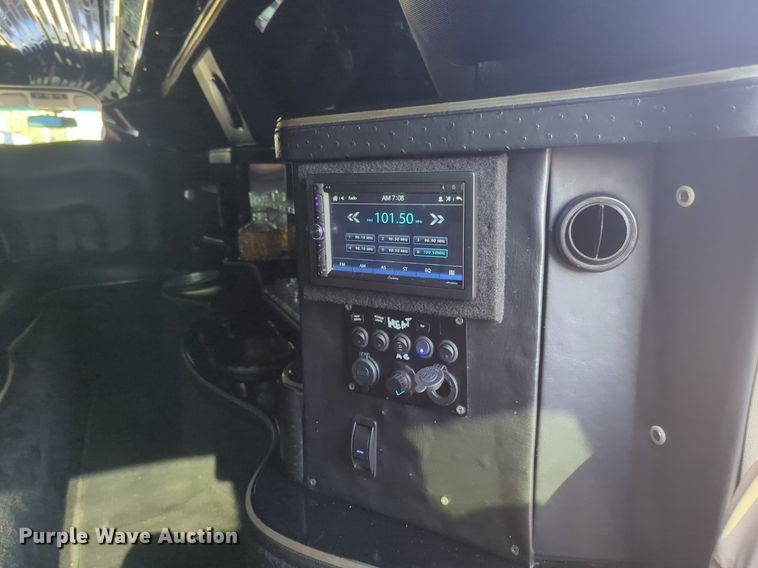 image for item EQ2033 2007 Chrysler 300 Touring  limousine