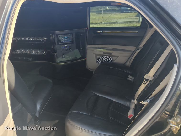 image for item EQ2033 2007 Chrysler 300 Touring  limousine