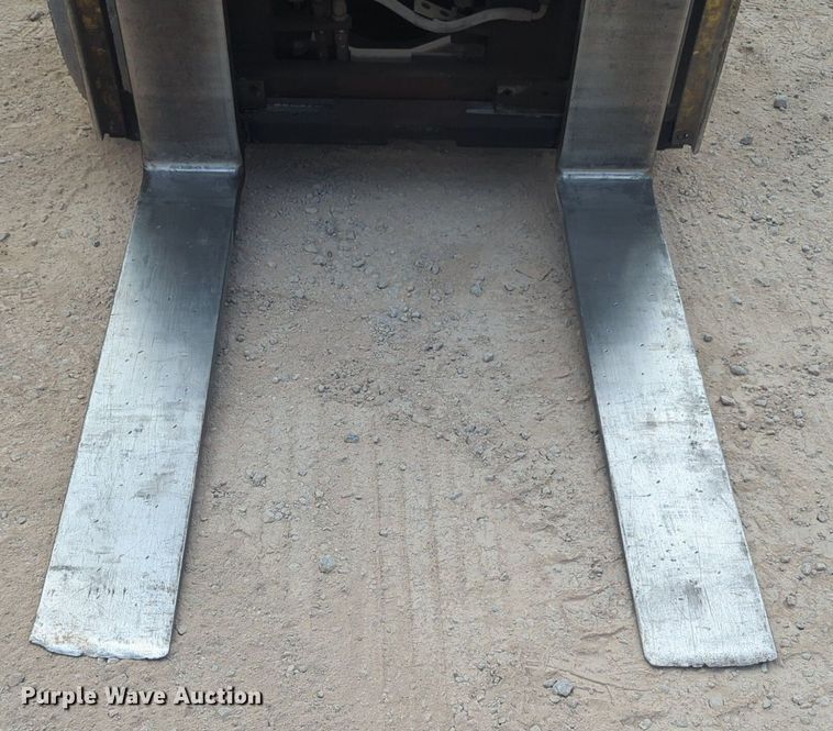 image for item EQ2085 Hyster H80FT forklift