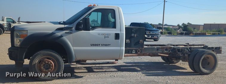 image for item EQ2144 2016 Ford F550 Super Duty truck cab and chassis