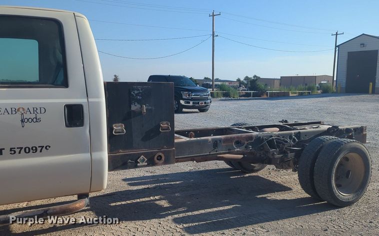 image for item EQ2144 2016 Ford F550 Super Duty truck cab and chassis