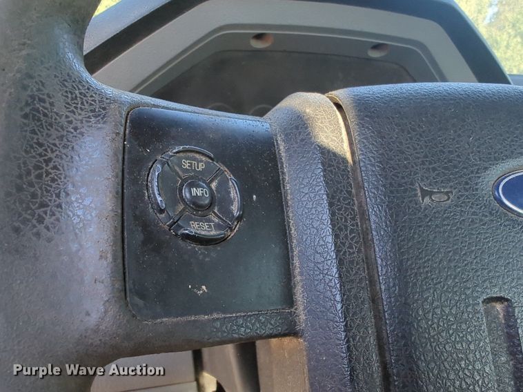 image for item EQ2144 2016 Ford F550 Super Duty truck cab and chassis