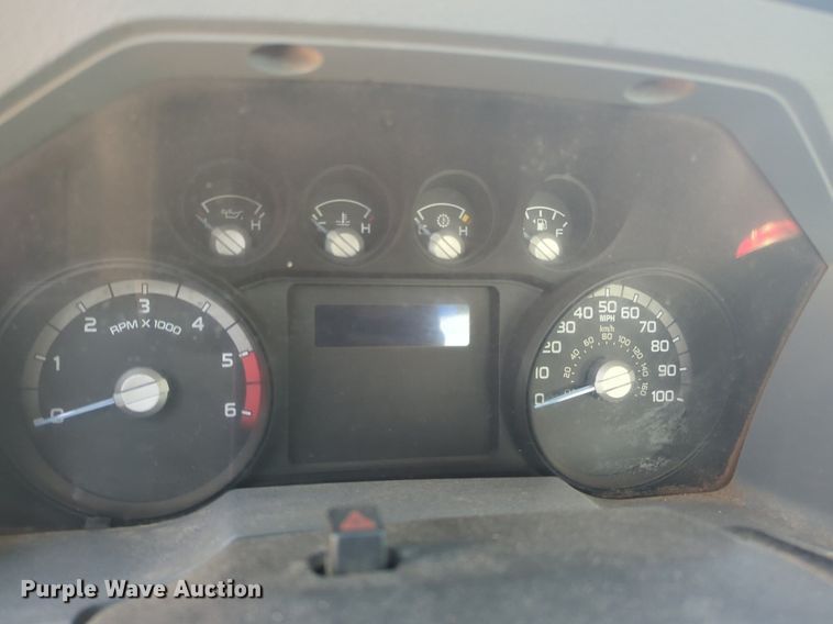 image for item EQ2144 2016 Ford F550 Super Duty truck cab and chassis