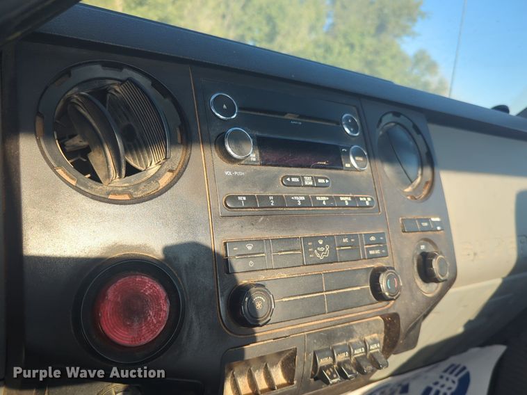 image for item EQ2144 2016 Ford F550 Super Duty truck cab and chassis