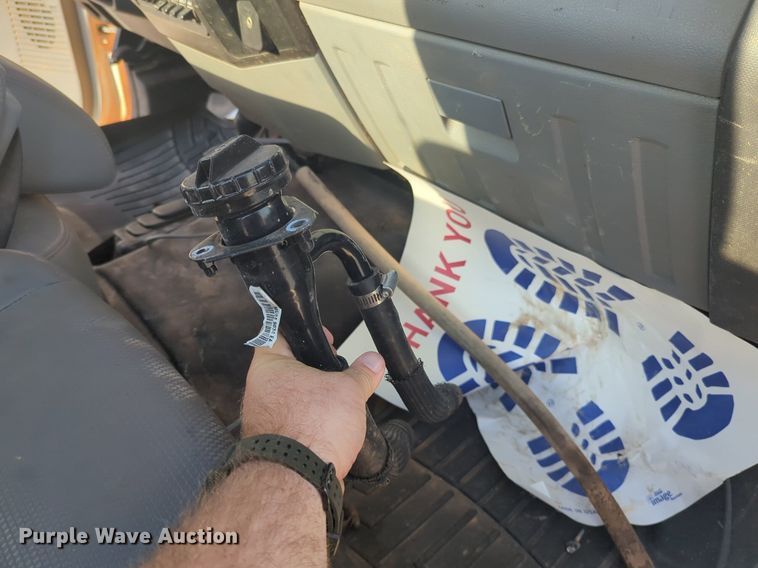 image for item EQ2144 2016 Ford F550 Super Duty truck cab and chassis