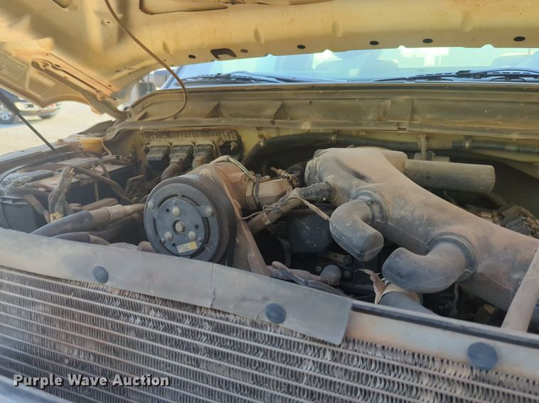 image for item EQ2144 2016 Ford F550 Super Duty truck cab and chassis