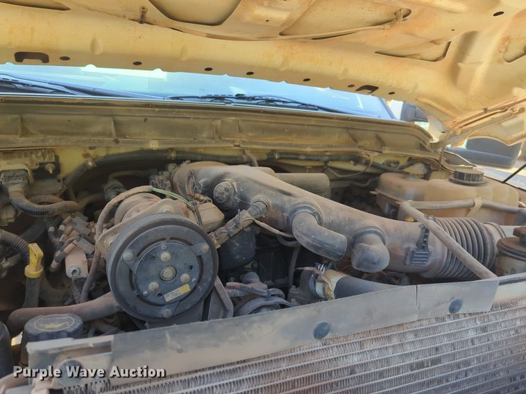 image for item EQ2144 2016 Ford F550 Super Duty truck cab and chassis