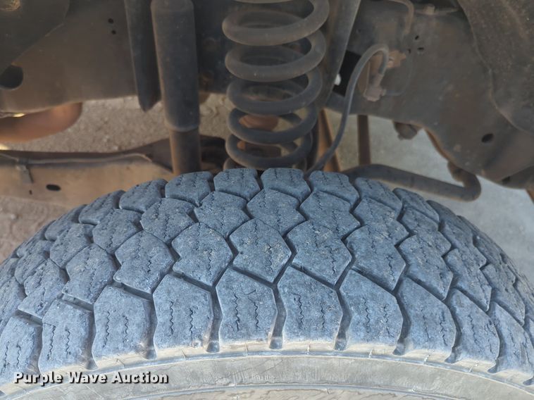 image for item EQ2144 2016 Ford F550 Super Duty truck cab and chassis