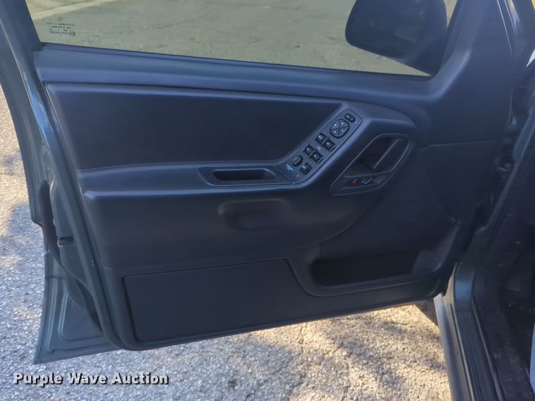 image for item EQ2183 2002 Jeep Grand Cherokee SUV