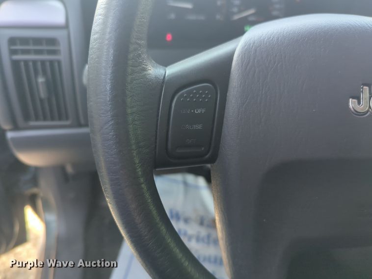 image for item EQ2183 2002 Jeep Grand Cherokee SUV