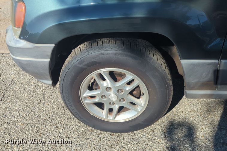 image for item EQ2183 2002 Jeep Grand Cherokee SUV