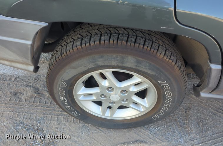 image for item EQ2183 2002 Jeep Grand Cherokee SUV