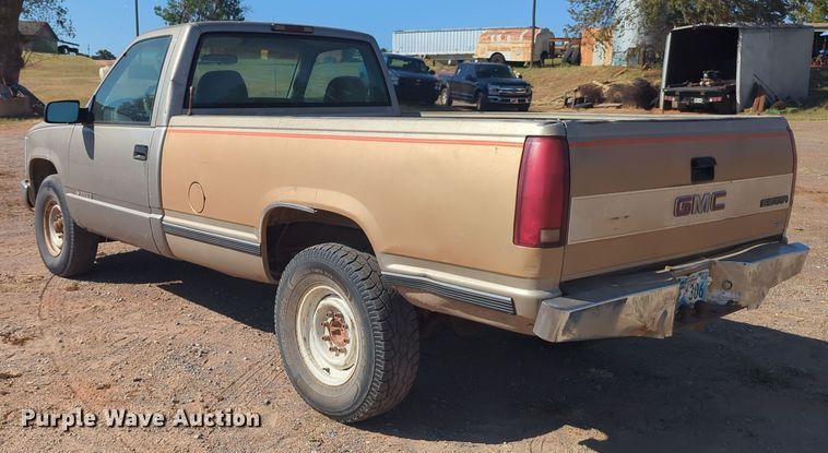 image for item EQ2190 2000 Chevrolet C2500 pickup truck