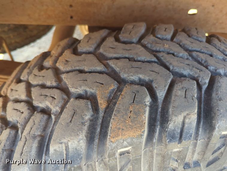 image for item EQ2190 2000 Chevrolet C2500 pickup truck