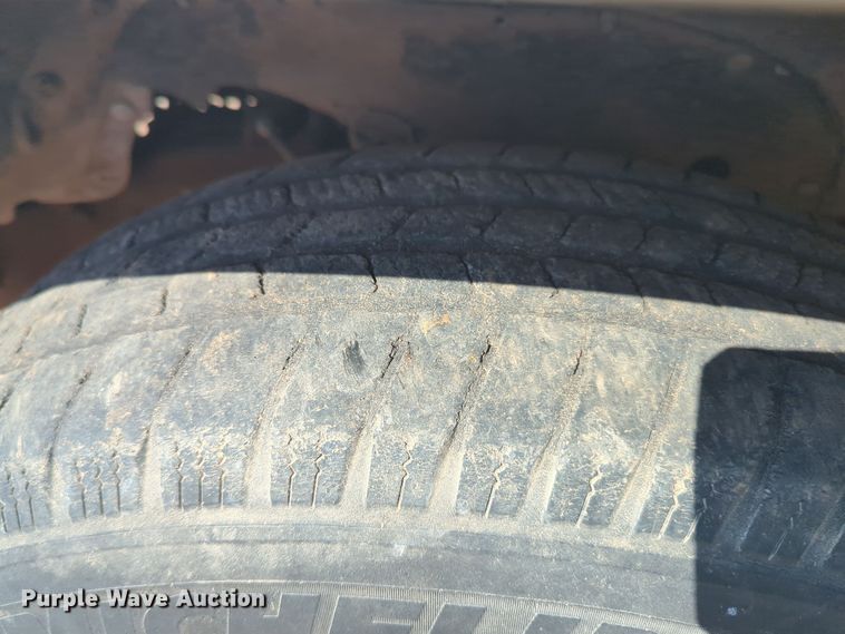 image for item EQ2190 2000 Chevrolet C2500 pickup truck