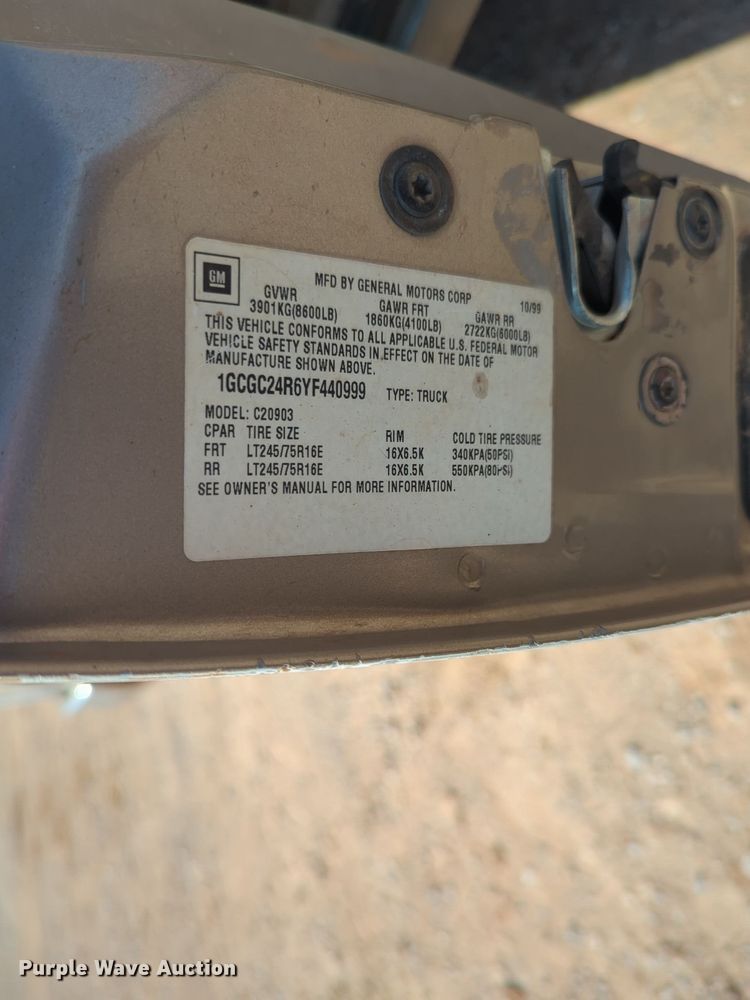 image for item EQ2190 2000 Chevrolet C2500 pickup truck