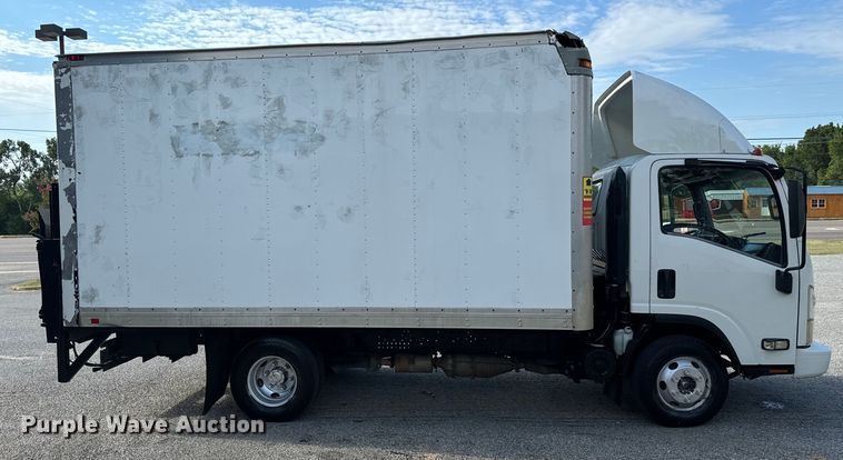 image for item IE9033 2009 Isuzu box truck