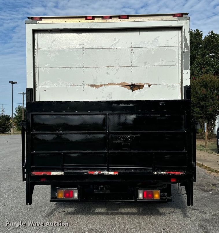 image for item IE9033 2009 Isuzu box truck