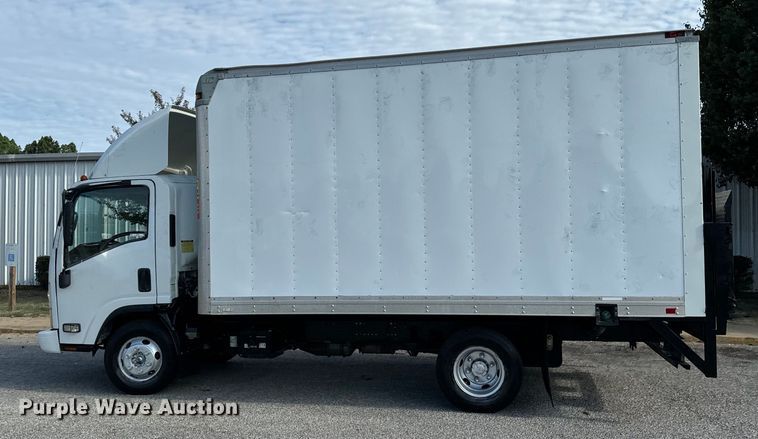 image for item IE9033 2009 Isuzu box truck