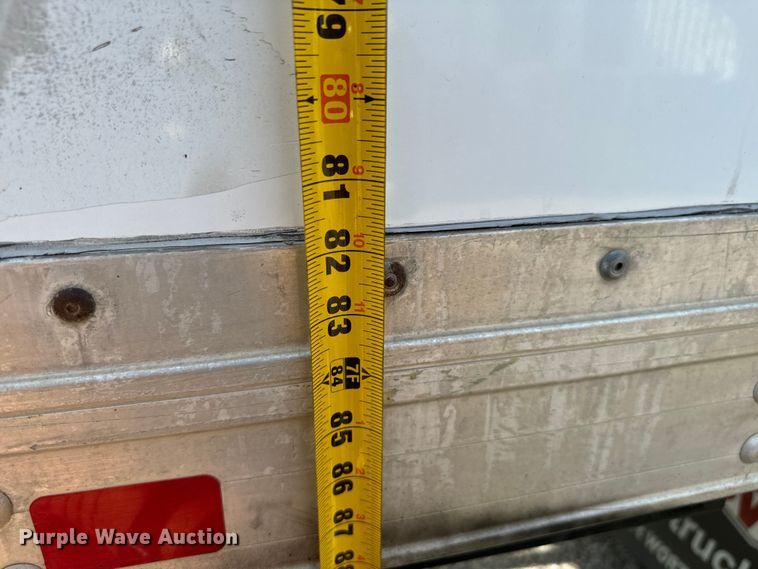 image for item IE9033 2009 Isuzu box truck